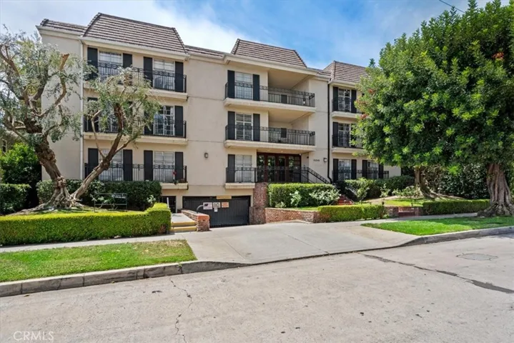 15248 Dickens Street 205, Sherman Oaks, California 91403