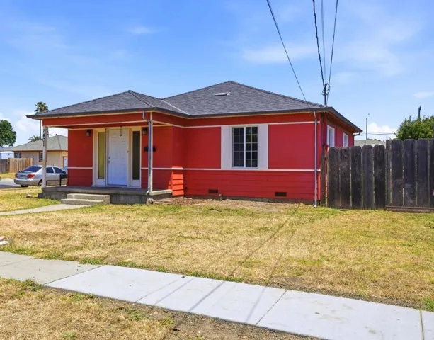 1401 Grandhaven Street, Salinas, California 93905