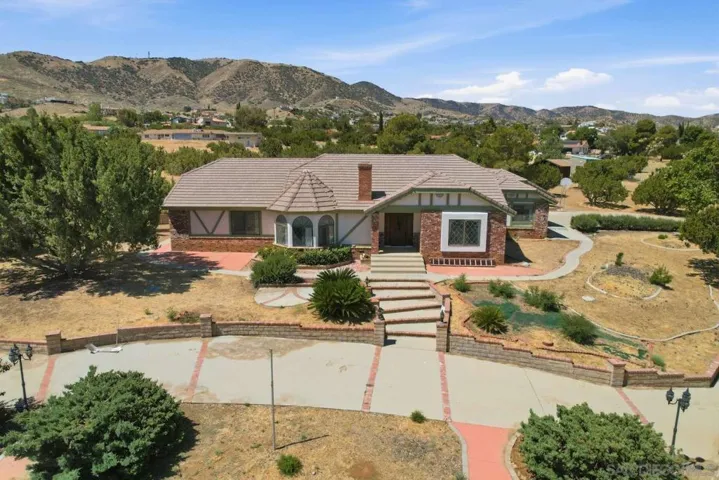 410 Hacienda, Palmdale, California 93551