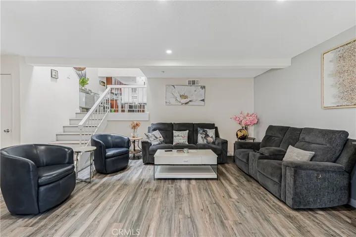 10009 Topanga Canyon Boulevard 5, Chatsworth, California 91311 — photo 4
