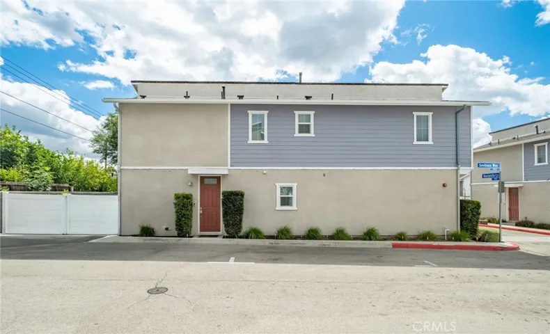 13412 N Manzanillo, Sylmar, California 91342