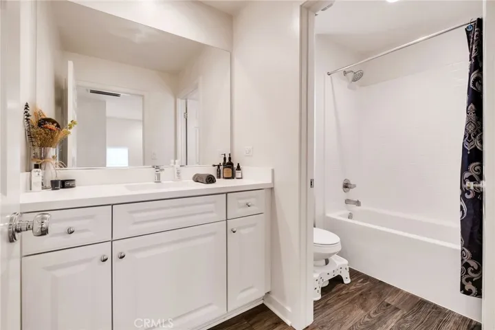 13412 N Manzanillo, Sylmar, California 91342