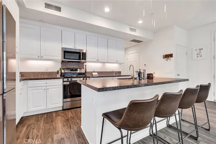 13412 N Manzanillo, Sylmar, California 91342