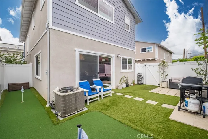 13412 N Manzanillo, Sylmar, California 91342
