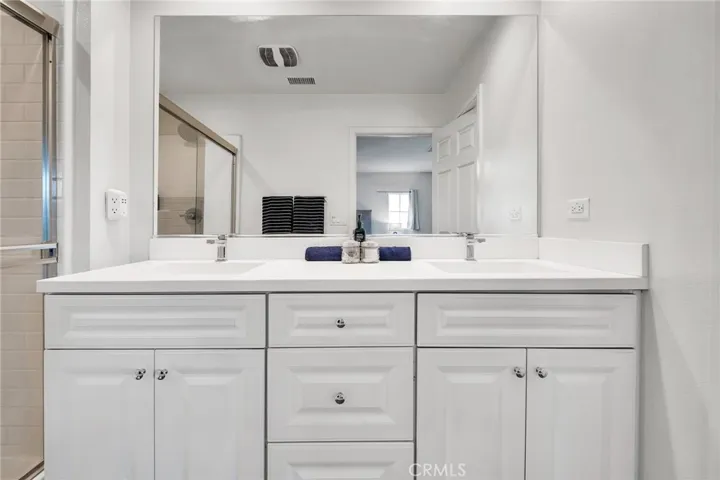 13412 N Manzanillo, Sylmar, California 91342