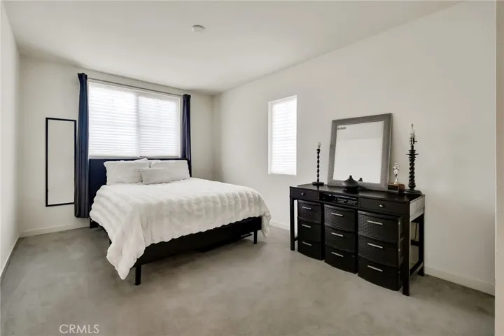 13412 N Manzanillo, Sylmar, California 91342