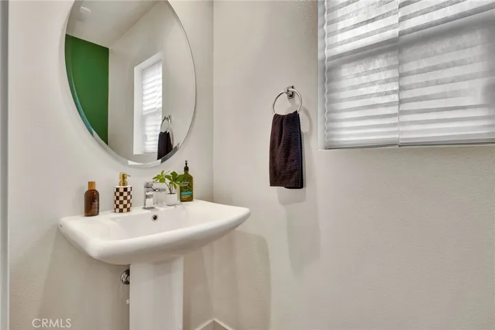 13412 N Manzanillo, Sylmar, California 91342
