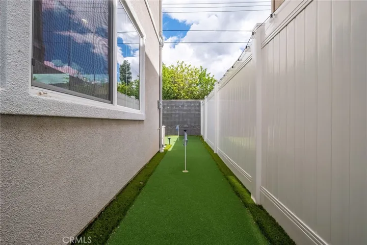 13412 N Manzanillo, Sylmar, California 91342