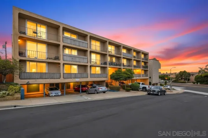 4477 Mentone Street Unit 105, San Diego, California 92107