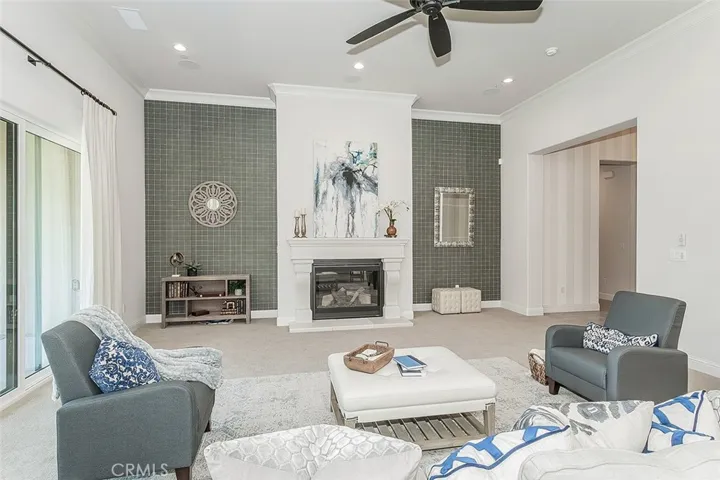 11609 N Sandy Par, Fresno, California 93730