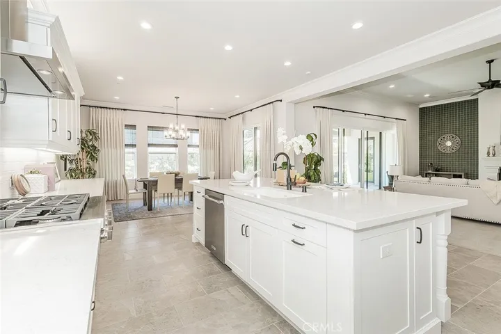 11609 N Sandy Par, Fresno, California 93730