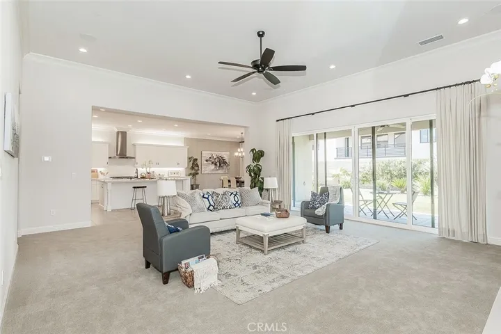 11609 N Sandy Par, Fresno, California 93730
