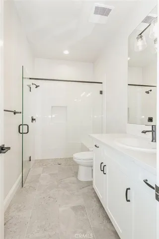 11609 N Sandy Par, Fresno, California 93730