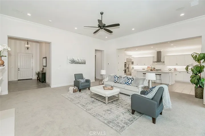 11609 N Sandy Par, Fresno, California 93730