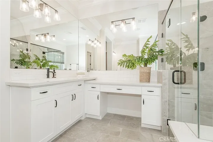 11609 N Sandy Par, Fresno, California 93730