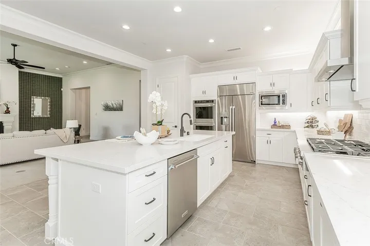 11609 N Sandy Par, Fresno, California 93730