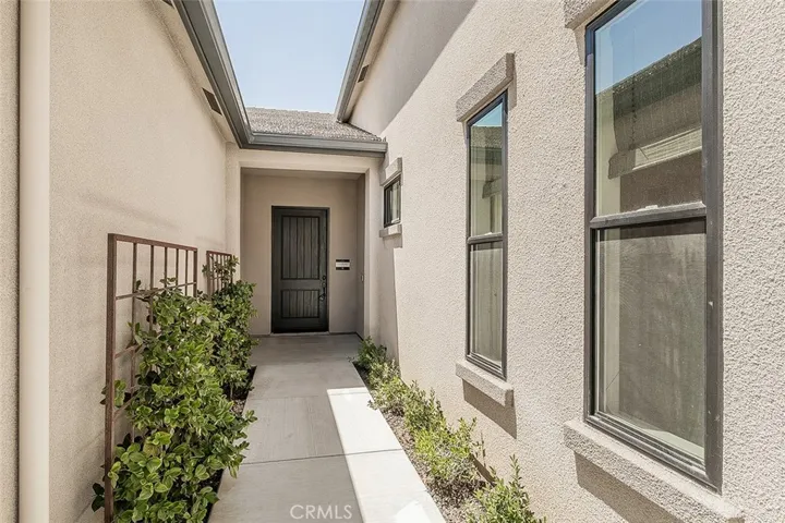 11609 N Sandy Par, Fresno, California 93730