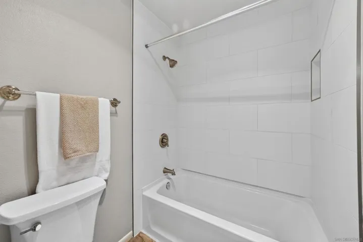 8840 Villa La Jolla 108, La Jolla, California 92037