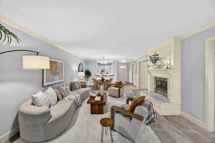 8840 Villa La Jolla 108, La Jolla, California 92037
