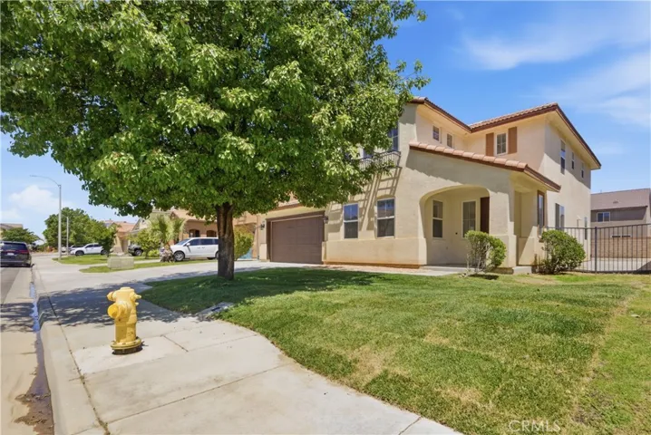 2207 Beechwood, Lancaster, California 93535