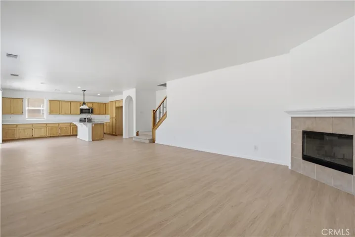 2207 Beechwood, Lancaster, California 93535