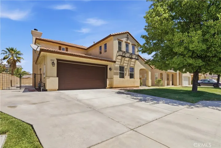 2207 Beechwood, Lancaster, California 93535