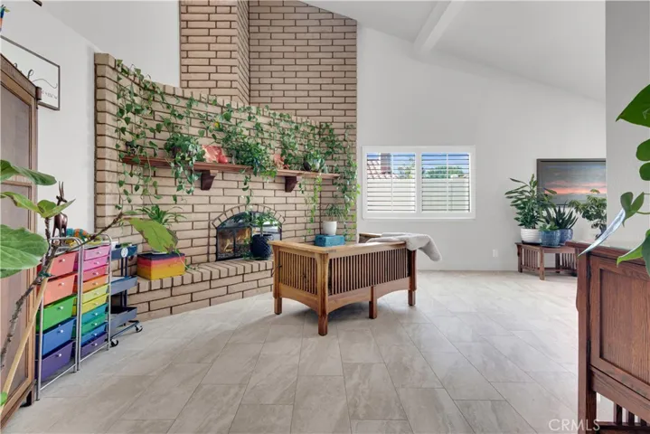 1806 Rambouillet, Paso Robles, California 93446