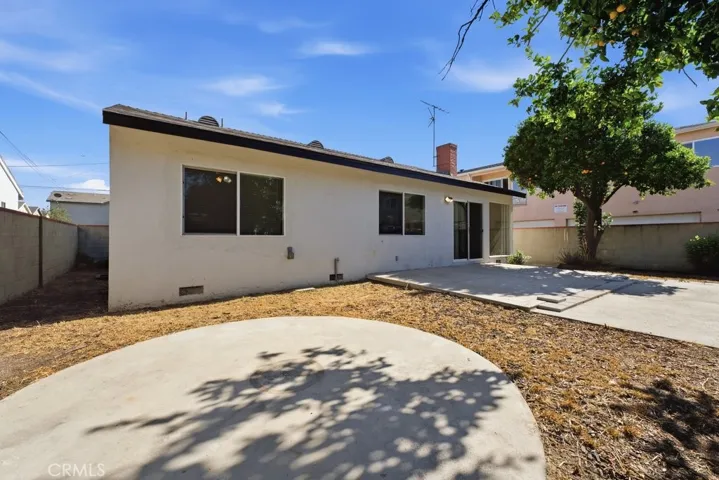 10943 Kittridge Street, North Hollywood, California 91606