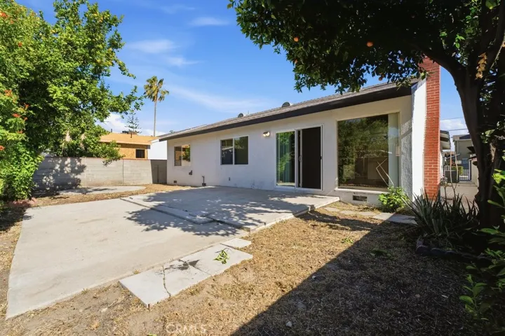 10943 Kittridge Street, North Hollywood, California 91606