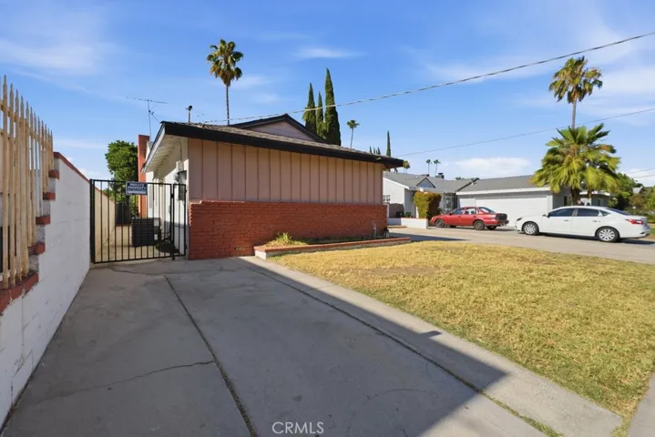10943 Kittridge Street, North Hollywood, California 91606