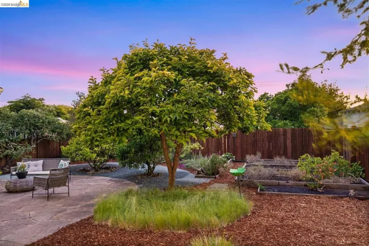 211 San Carlos Ave, El Cerrito, California 94530