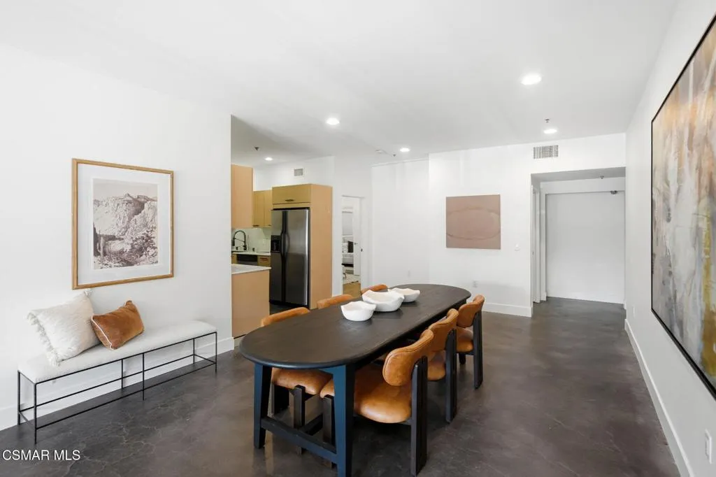28-web-or-mls-5016_Bakman_Ave_Unit104-28