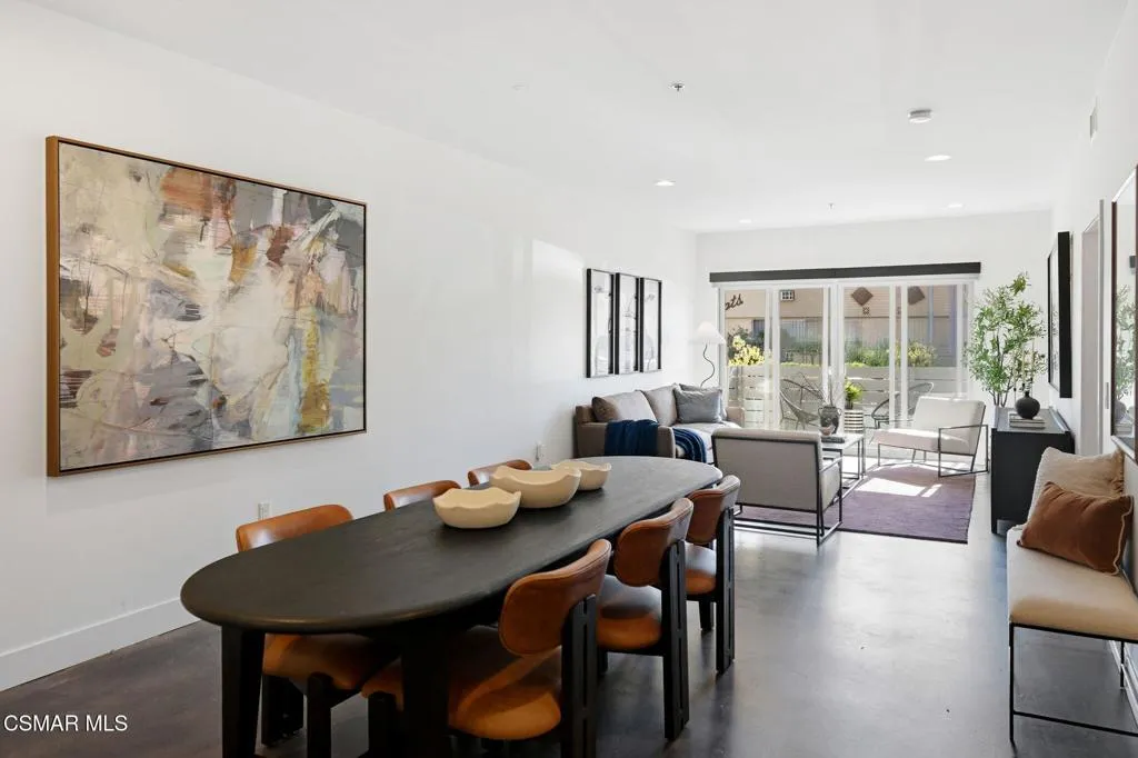 12-web-or-mls-5016_Bakman_Ave_Unit104-12