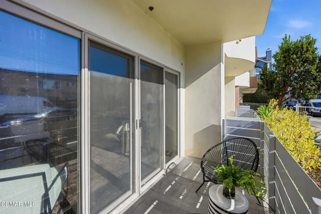 10-web-or-mls-5016_Bakman_Ave_Unit104-10