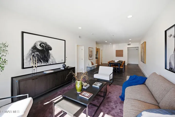 29-web-or-mls-5016_Bakman_Ave_Unit104-29