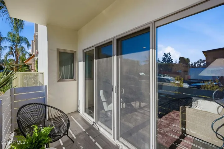 13-web-or-mls-5016_Bakman_Ave_Unit104-13