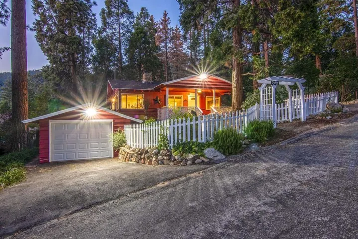 25005 Rim Rock Rd