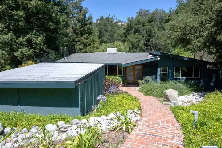 15515 Del Gado Drive, Sherman Oaks, California 91403