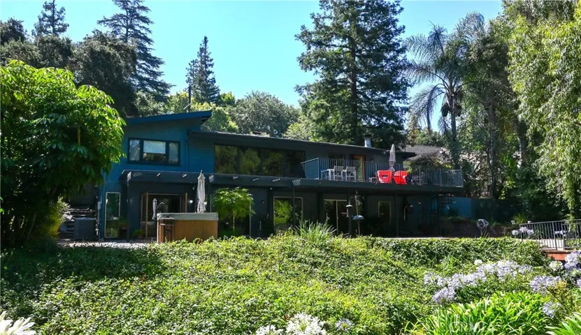 15515 Del Gado Drive, Sherman Oaks, California 91403