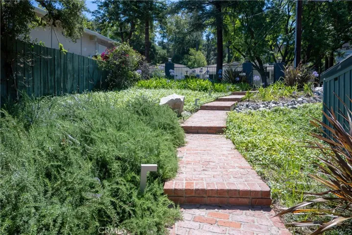 15515 Del Gado Drive, Sherman Oaks, California 91403