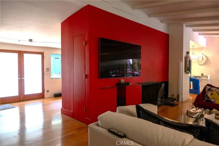 15515 Del Gado Drive, Sherman Oaks, California 91403