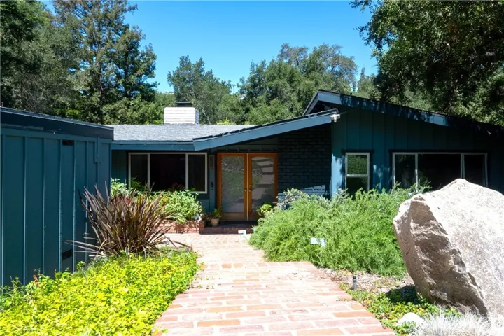 15515 Del Gado Drive, Sherman Oaks, California 91403