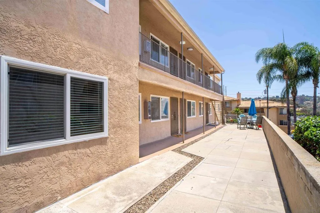 5752 Riley St, San Diego, California 92110 — photo 4
