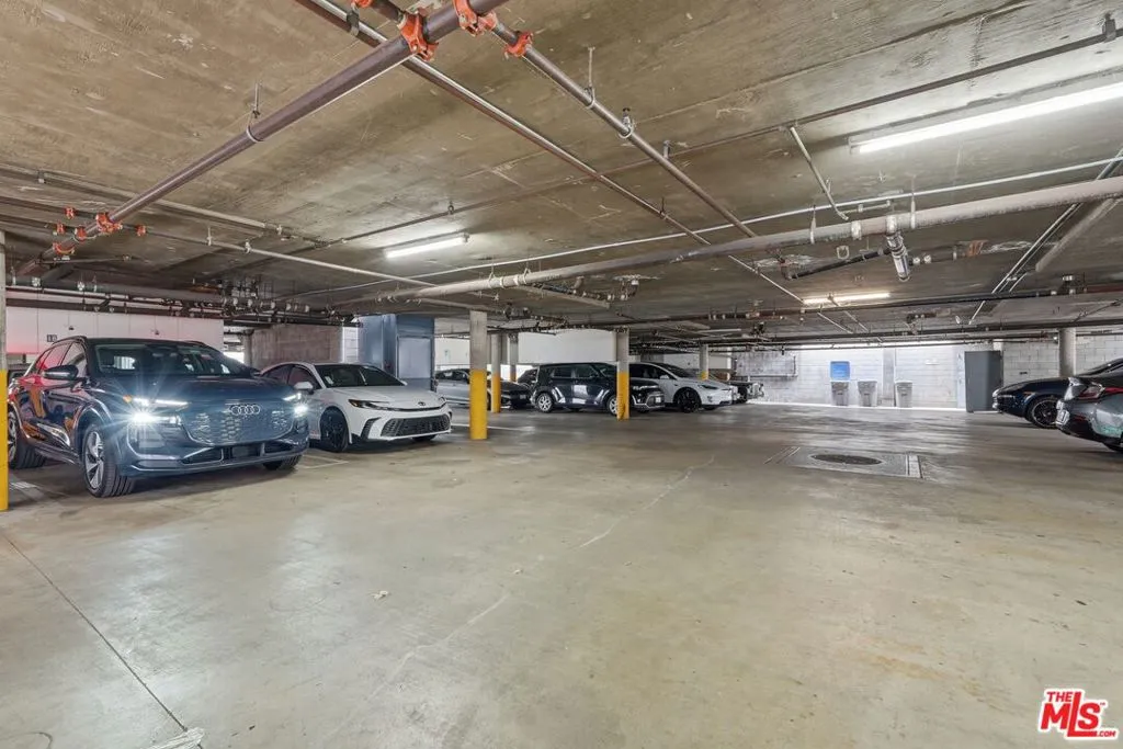 Parking Garage 2 Spaces