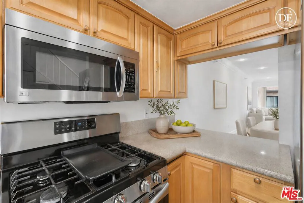 Kitchen (Staged)