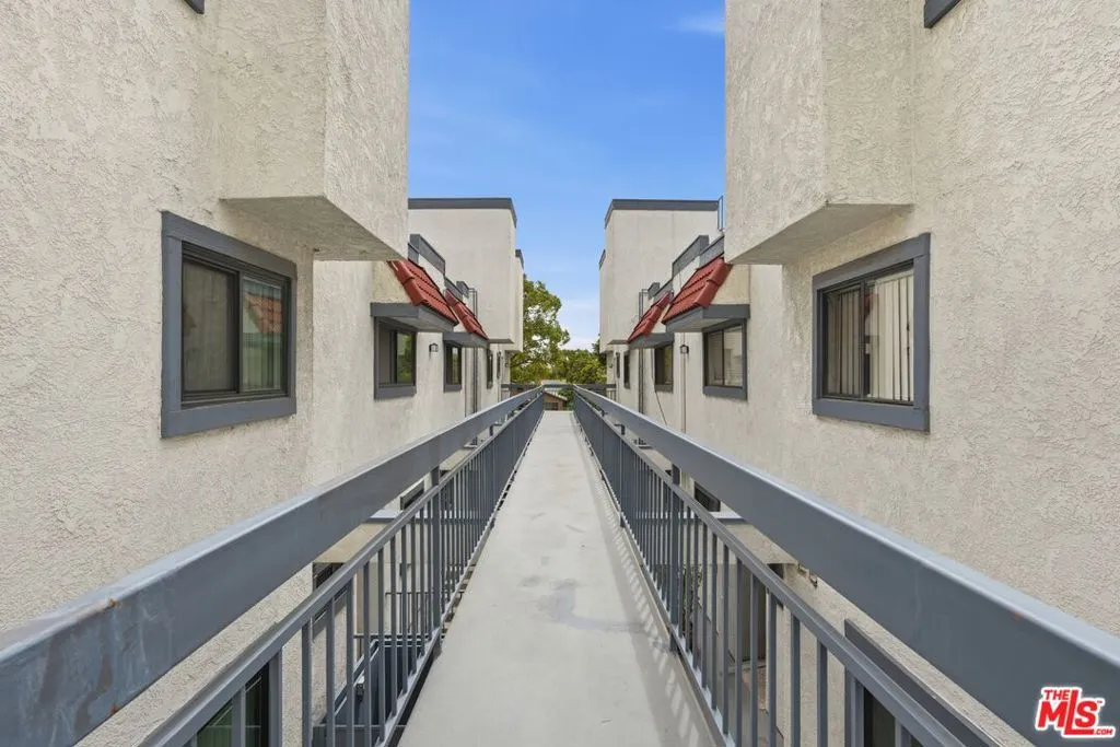 Building Stairway