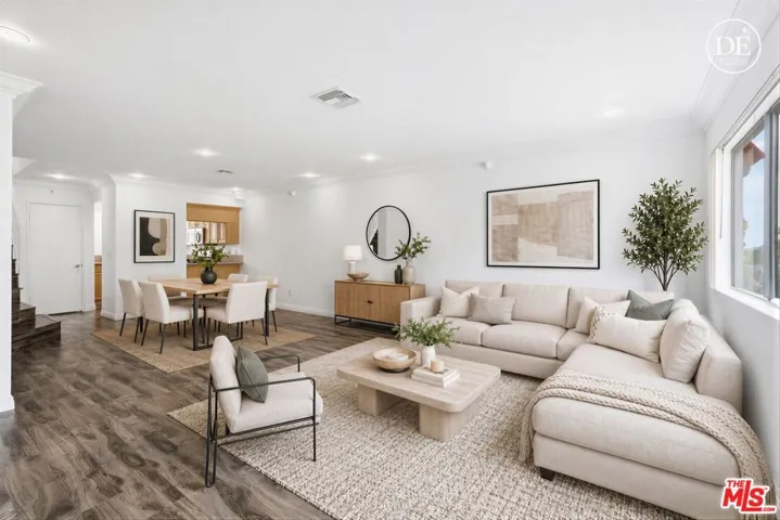 Living & Dining Room Area (Sta