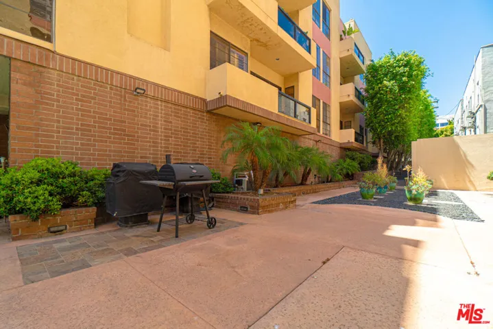 234 S Gale Drive 209, Beverly Hills, California 90211
