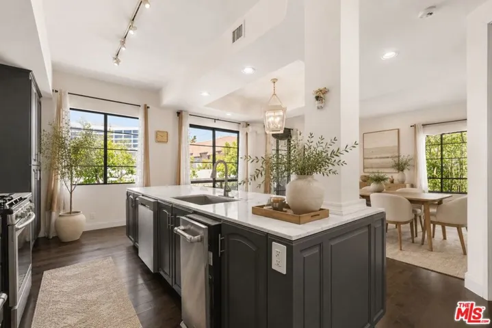 234 S Gale Drive 209, Beverly Hills, California 90211