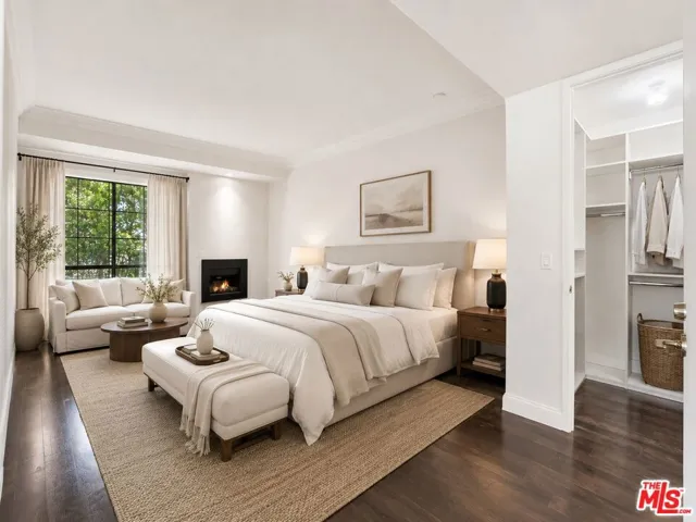 234 S Gale Drive 209, Beverly Hills, California 90211